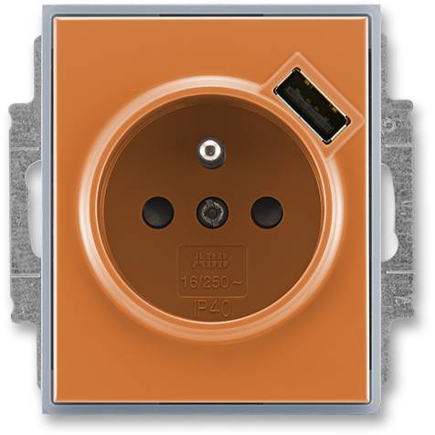 ABB 5569E-A02357 07 jednozásuvka s kolíkem a USB nabíjením karamelová-ledová šedá