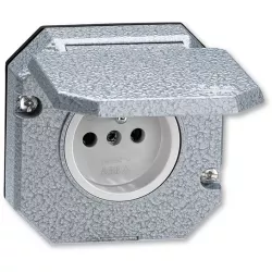 ABB 5518-2790 Zásuvka jednonásobná vestavná s víčkem, Al, IP 55
